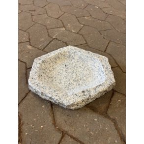 Fuglebad sekskantet lysegr� granit