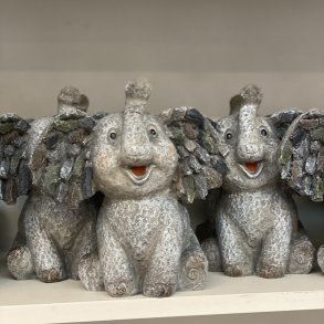 Elefant med store re