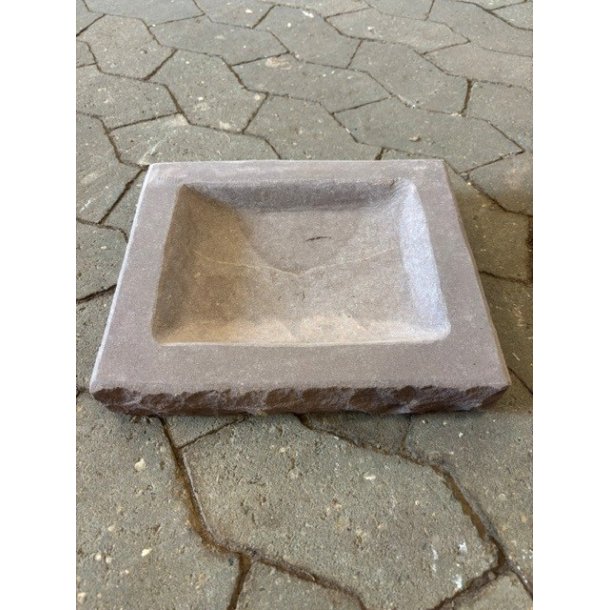Fuglebad r�d granit